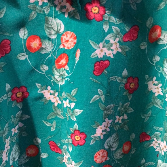 Old Navy ruffle neck tank top - Picture 5 of 7